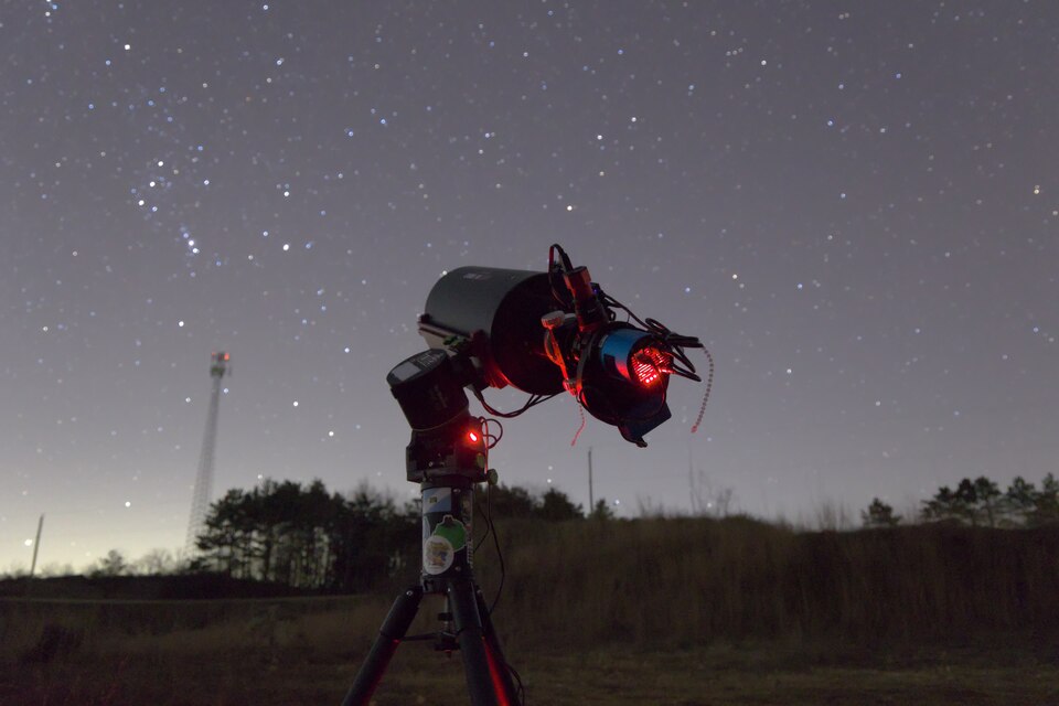 Imaging with an RC at York Prairie.webm
